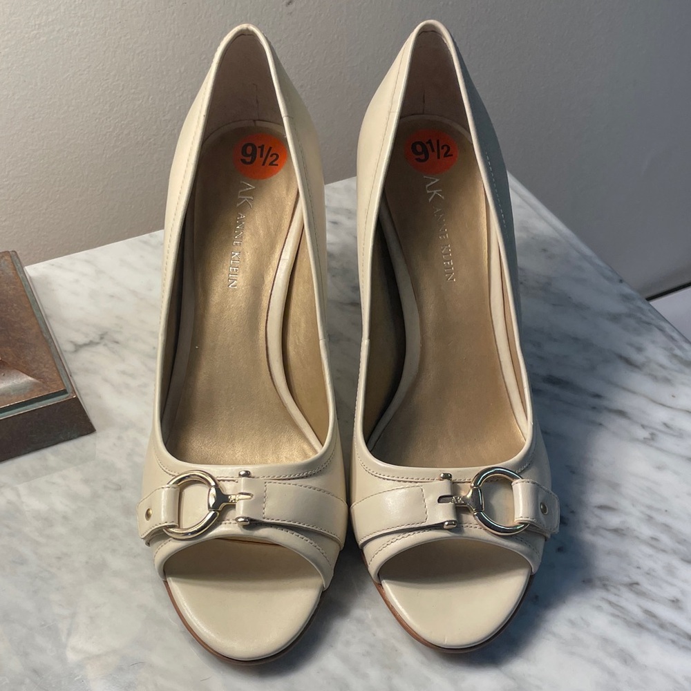 Anne Klein Cream Peep Toe Heels Brand New